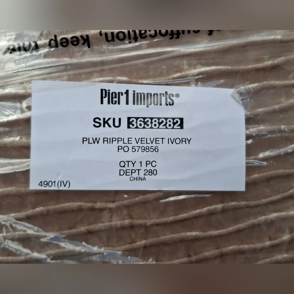 Vintage Pier 1 Ripple Velvet Ivory Set Of 5 Accent Pillows Throw Pillows